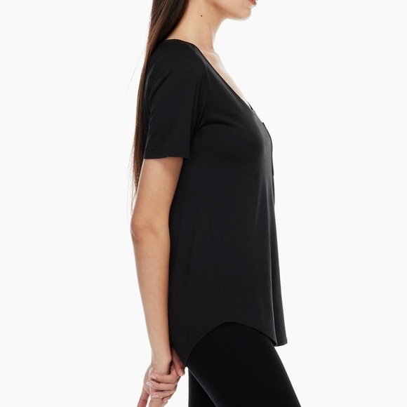 Aritzia Babaton Sami Tee - Picture 3 of 10